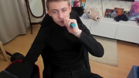 Max online show from November 27, 2025, 1:40 am