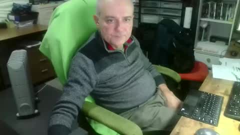 Snapshot of ernello chatting on October 20, 2025, 7:47 pm ernello online show from October 20, 2025, 7:47 pm