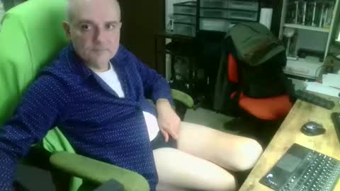 ernello online show from November 4, 2025, 9:25 pm