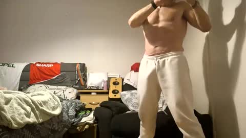 Snapshot of erniemac chatting on December 14, 2025, 8:02 pm Ernie online show from December 14, 2025, 8:02 pm