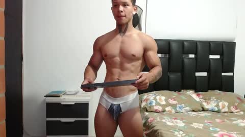 Snapshot of erosscott chatting on February 28, 2025, 1:15 am Eros online show from February 28, 2025, 1:15 am