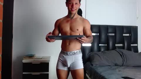 Snapshot of erosscott chatting on October 14, 2025, 3:46 pm Eros online show from October 14, 2025, 3:46 pm