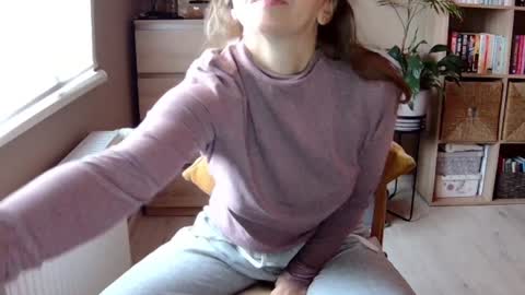 Snapshot of erotic_vibe chatting on December 7, 2024, 8:44 am Melissa online show from December 7, 2024, 8:44 am