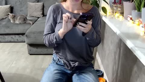Snapshot of erotic_vibe chatting on December 14, 2024, 2:31 pm Melissa online show from December 14, 2024, 2:31 pm