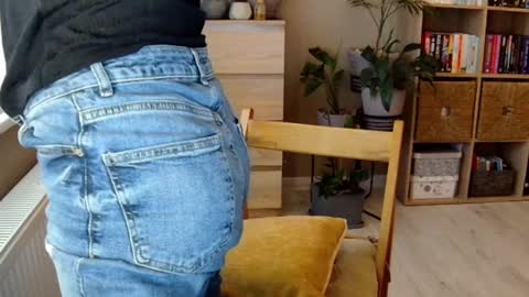 Snapshot of erotic_vibe chatting on December 15, 2024, 1:11 pm Melissa online show from December 15, 2024, 1:11 pm