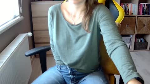 Snapshot of erotic_vibe chatting on December 24, 2024, 10:33 am Melissa online show from December 24, 2024, 10:33 am