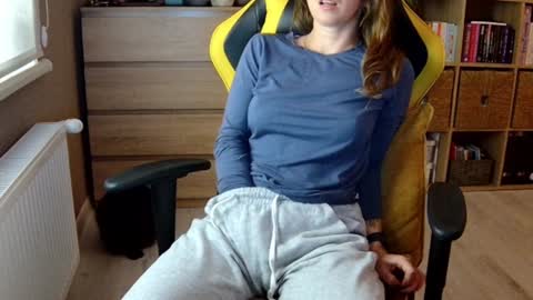 Snapshot of erotic_vibe chatting on December 25, 2024, 10:59 pm Melissa online show from December 25, 2024, 10:59 pm