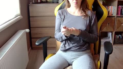 Snapshot of erotic_vibe chatting on December 29, 2024, 8:11 am Melissa online show from December 29, 2024, 8:11 am