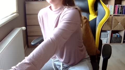 Snapshot of erotic_vibe chatting on January 10, 2025, 12:26 pm Melissa online show from January 10, 2025, 12:26 pm