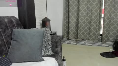 Snapshot of eroticazir chatting on December 16, 2024, 7:00 pm Valentine online show from December 16, 2024, 7:00 pm