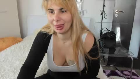 Snapshot of eroticsensualkitty4u chatting on January 15, 2025, 10:38 am eroticsensualkitty4u online show from January 15, 2025, 10:38 am