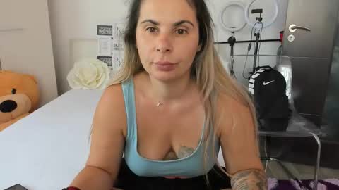 Snapshot of eroticsensualkitty4u chatting on September 9, 2025, 10:37 am eroticsensualkitty4u online show from September 9, 2025, 10:37 am