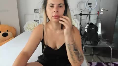 Snapshot of eroticsensualkitty4u chatting on September 10, 2025, 7:19 am eroticsensualkitty4u online show from September 10, 2025, 7:19 am