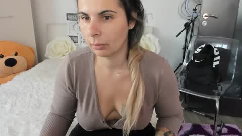 Snapshot of eroticsensualkitty4u chatting on October 21, 2025, 10:05 am eroticsensualkitty4u online show from October 21, 2025, 10:05 am