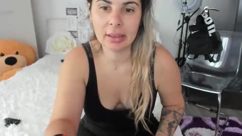 Snapshot of eroticsensualkitty4u chatting on October 24, 2025, 8:44 am eroticsensualkitty4u online show from October 24, 2025, 8:44 am