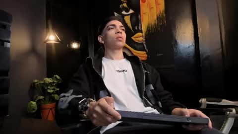 Eryon online show from October 21, 2025, 11:22 am