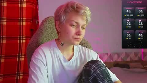 Snapshot of esajukyy chatting on December 28, 2024, 10:25 am esajukyy online show from December 28, 2024, 10:25 am