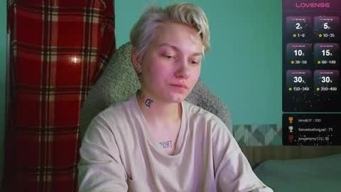 Snapshot of esajukyy chatting on January 2, 2025, 3:40 pm esajukyy online show from January 2, 2025, 3:40 pm