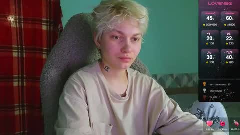 Snapshot of esajukyy chatting on January 11, 2025, 7:27 pm esajukyy online show from January 11, 2025, 7:27 pm