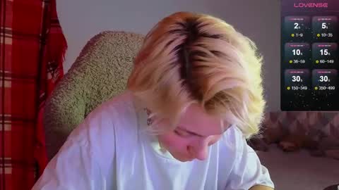 Snapshot of esajukyy chatting on February 12, 2025, 3:49 pm esajukyy online show from February 12, 2025, 3:49 pm