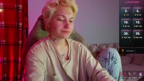 Snapshot of esajukyy chatting on March 9, 2025, 2:21 pm esajukyy online show from March 9, 2025, 2:21 pm