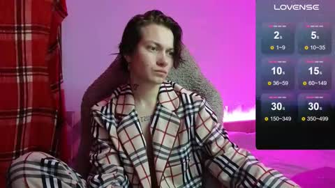 esajukyy online show from November 4, 2025, 8:57 am