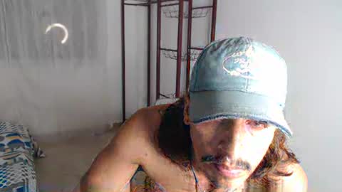 Snapshot of escanor_legendary chatting on December 21, 2024, 3:25 am Scanor online show from December 21, 2024, 3:25 am