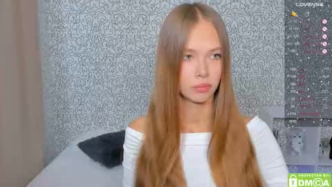 Snapshot of eshcka chatting on September 12, 2025, 4:45 am Megan and Brad online show from September 12, 2025, 4:45 am