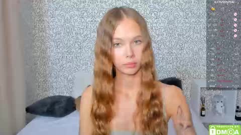 Snapshot of eshcka chatting on September 26, 2025, 5:39 pm Megan and Brad online show from September 26, 2025, 5:39 pm