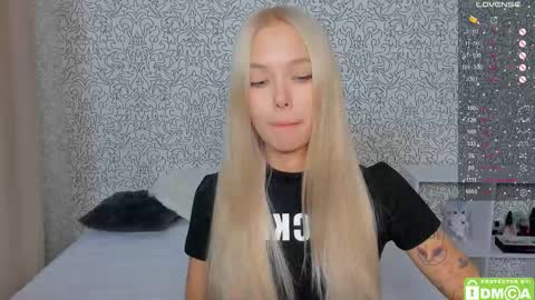 Snapshot of eshcka chatting on October 2, 2025, 3:08 pm Megan and Brad online show from October 2, 2025, 3:08 pm