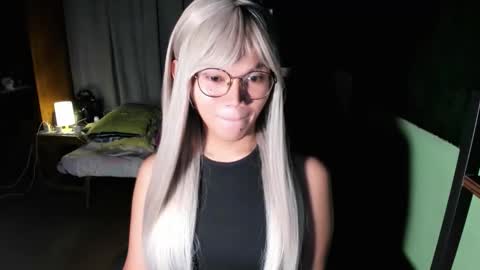 Snapshot of esilchan chatting on October 24, 2025, 5:26 am Chelliane online show from October 24, 2025, 5:26 am