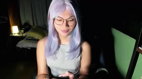 Snapshot of esilchan chatting on October 27, 2025, 1:31 am Chelliane online show from October 27, 2025, 1:31 am