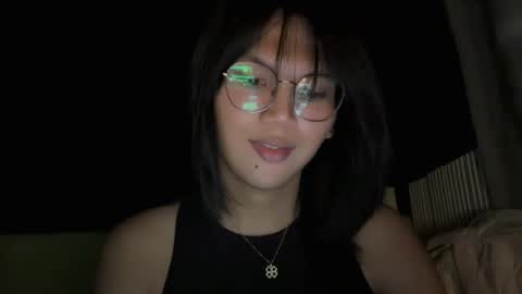 Snapshot of esilchan chatting on November 16, 2025, 4:18 am Chelliane online show from November 16, 2025, 4:18 am