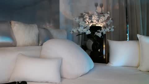 Esther online show from January 15, 2025, 4:21 pm