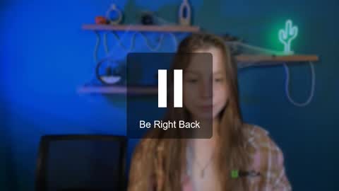 esme_moore_ online show from October 29, 2025, 9:55 am