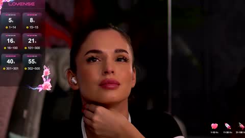 Snapshot of esmeainsley chatting on January 9, 2025, 6:38 am Raluca online show from January 9, 2025, 6:38 am