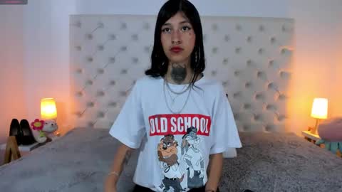 esmeralda  online show from February 9, 2025, 3:01 pm