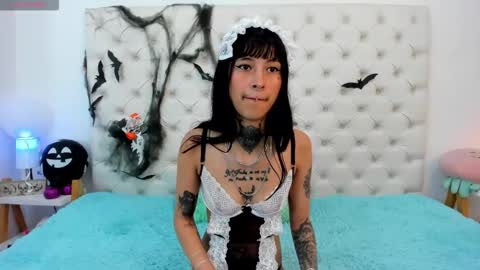 esmeralda  online show from October 28, 2025, 3:47 pm