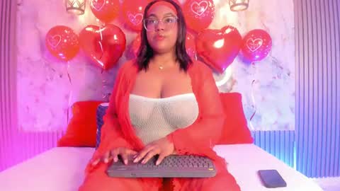 Snapshot of esmeralda_duarte chatting on February 14, 2025, 9:24 am esmeralda online show from February 14, 2025, 9:24 am