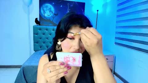 Esmeralda  online show from November 11, 2025, 11:32 am