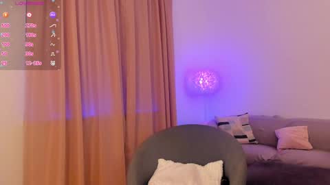 Esmi online show from January 13, 2025, 6:59 pm