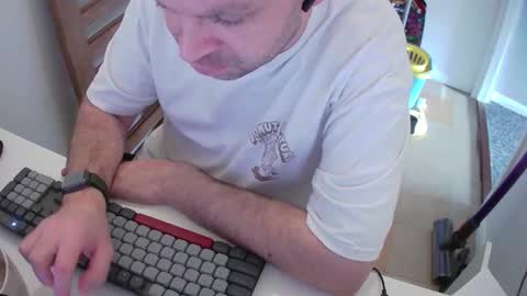 Snapshot of essex_wild chatting on November 9, 2025, 1:09 pm Morph online show from November 9, 2025, 1:09 pm