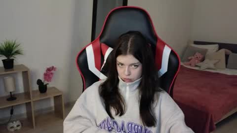 Snapshot of este_ria chatting on January 23, 2025, 10:44 pm esteria online show from January 23, 2025, 10:44 pm