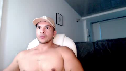 Snapshot of esteban_de_louise chatting on January 30, 2025, 11:13 pm ESTEBAN online show from January 30, 2025, 11:13 pm