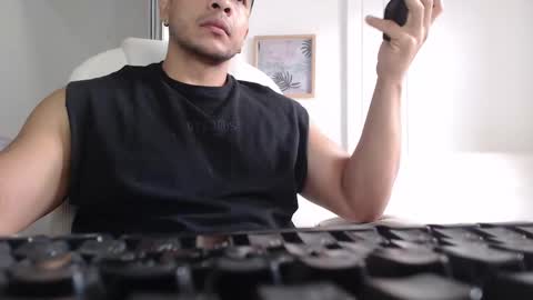 Snapshot of esteban_de_louise chatting on February 15, 2025, 1:05 pm ESTEBAN online show from February 15, 2025, 1:05 pm