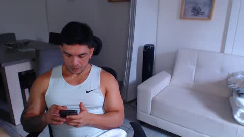 Snapshot of esteban_de_louise chatting on February 19, 2025, 4:00 pm ESTEBAN online show from February 19, 2025, 4:00 pm