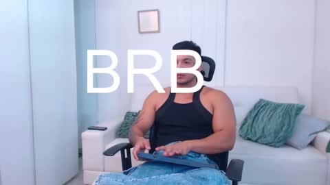 Snapshot of esteban_de_louise chatting on March 4, 2025, 1:28 pm ESTEBAN online show from March 4, 2025, 1:28 pm