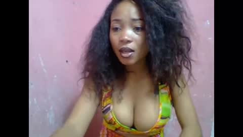 estelah20 online show from October 5, 2025, 6:01 am