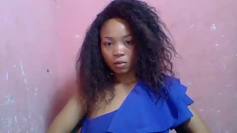 estelah20 online show from October 9, 2025, 5:05 am