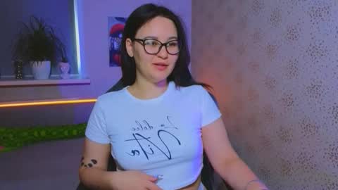 EsterPlayful online show from November 3, 2025, 10:27 am